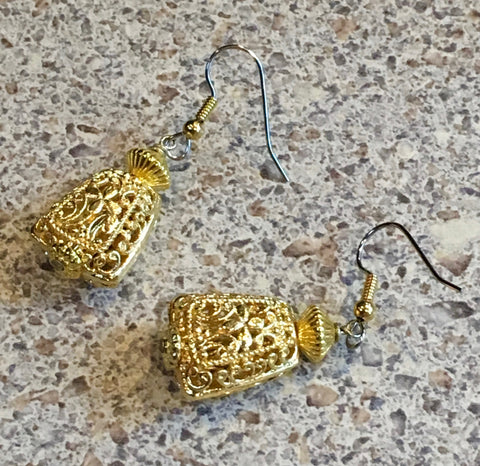 Ginger Jar in Gold Filigree Earrings