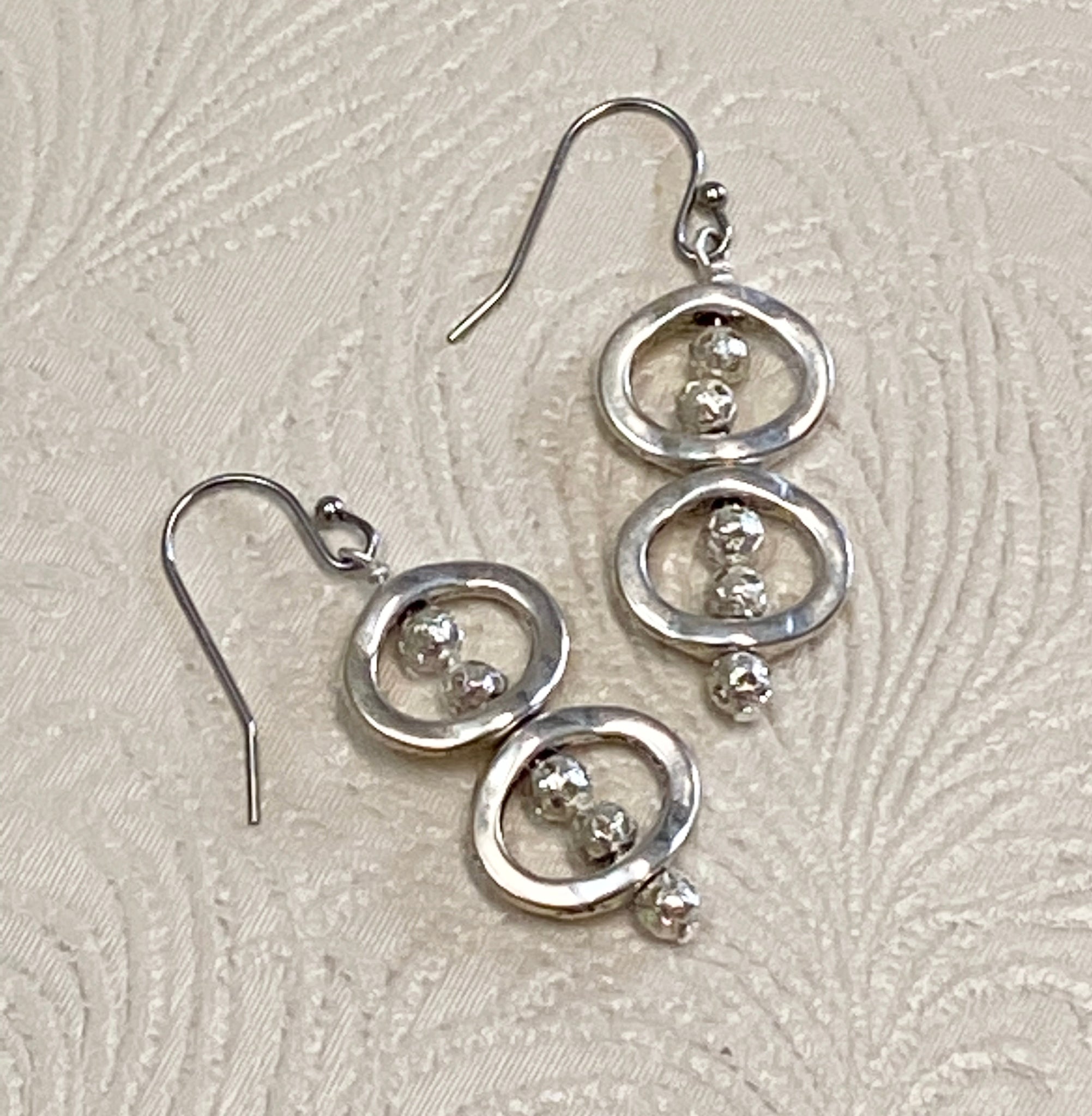 Silver Double Ovals threaded with Silver Balls Earrings: